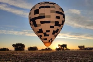 セゴビア：マドリッドからの送迎オプション付き気球体験
