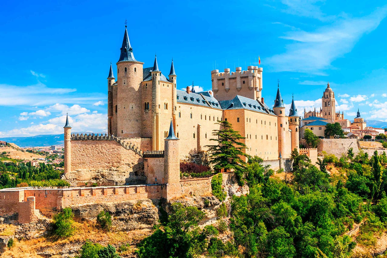 Segovia bezichtiging met gids, Alcazar & wandeling met hogesnelheidstrein