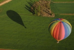 セゴビア：カバと朝食付きの2人用のプライベート気球乗り