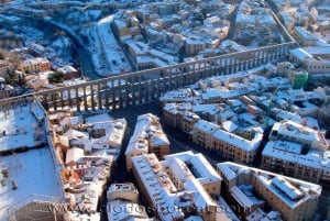 Segovia: giro in mongolfiera privato per 2 con spumante e colazione