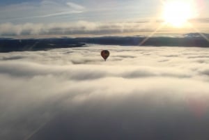 Segovia: Privat ballongtur for 2 med Cava og frokost