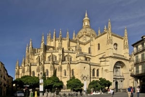De Madri: Tour guiado por Segóvia com entrada na catedral