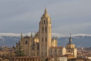Från Madrid: Guidad tur i Segovia med inträde till katedralen