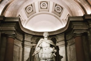 Tour semi-privato del Palazzo Reale di Madrid con ingresso prioritario, massimo 8 persone