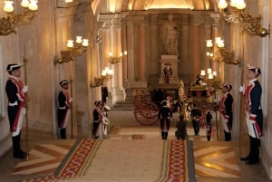 Palácio Real de Madri sem fila e passeio a pé guiado
