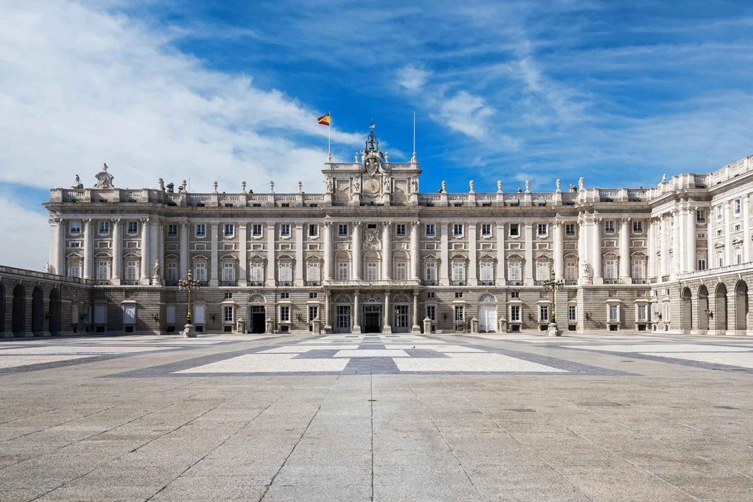 Gå inn i et kongelig palass: Madrid-palasset