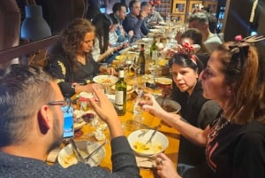 3杯のワインと3種類のタパスのテイスティング