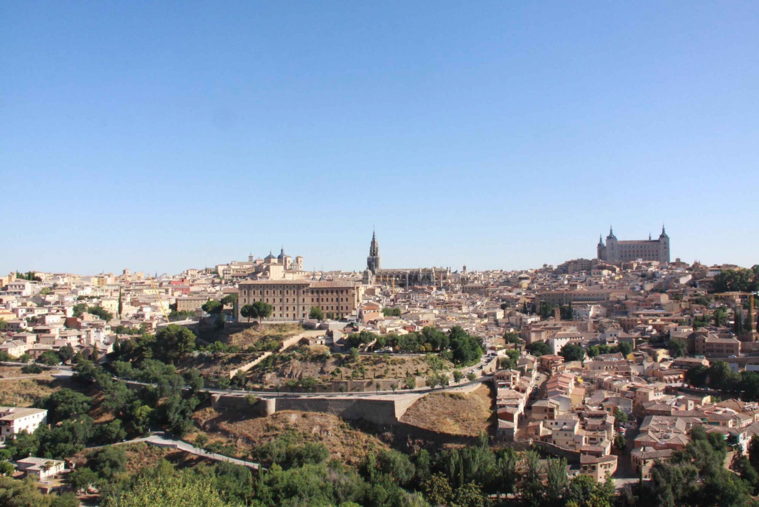Da Madrid: Escursione di un giorno a Toledo con guida locale