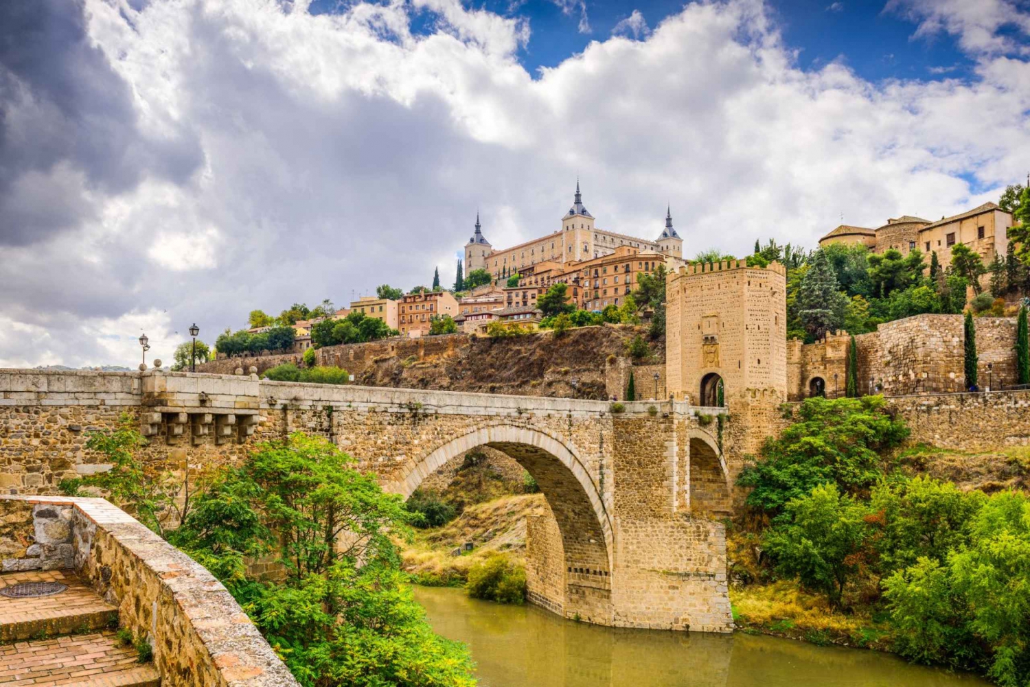 Madri: excursão de um dia a Toledo com visita à vinícola e degustação de vinhos