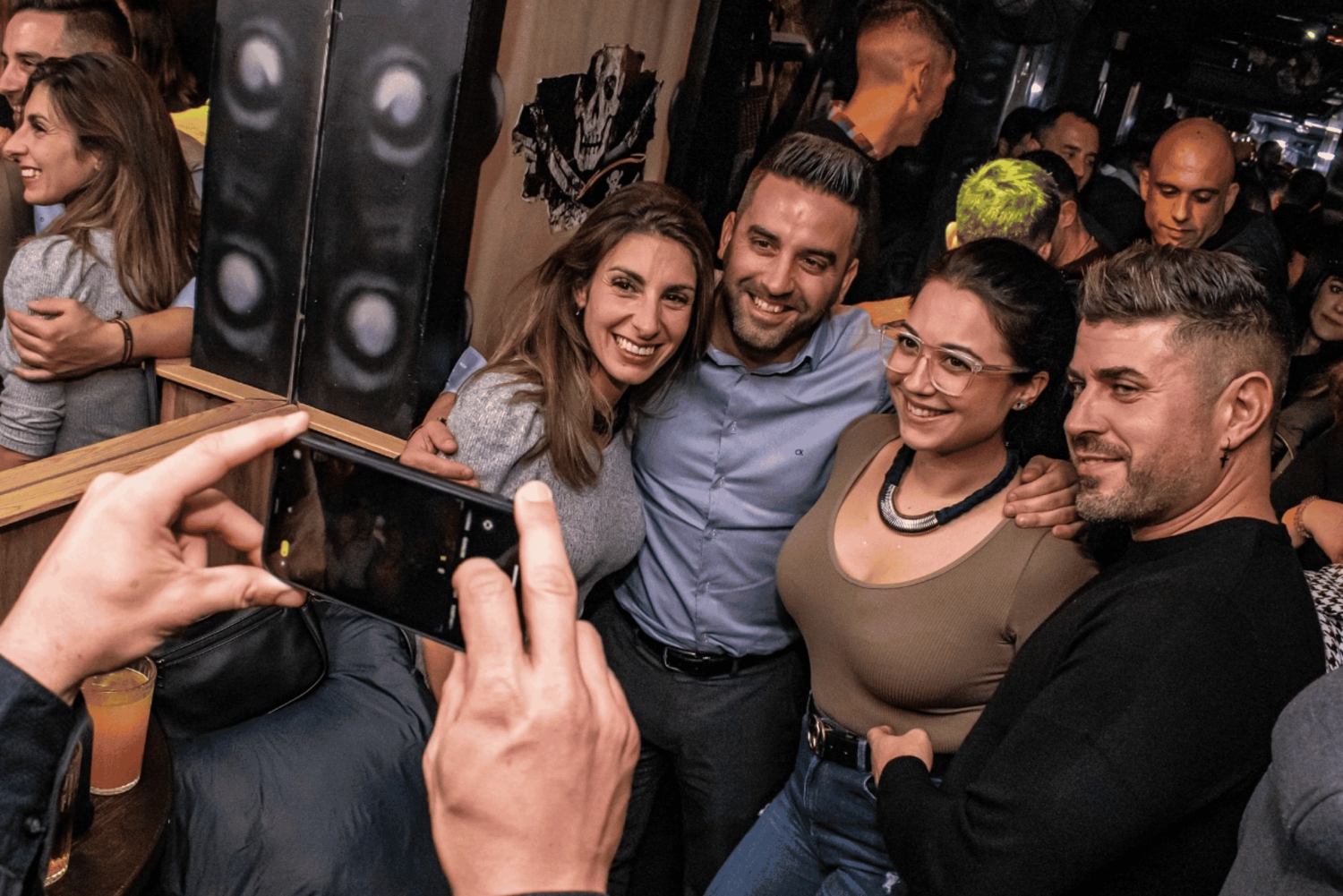 Tour in 2 Pubs und 2 Diskotheken in Madrid mit Getränken inklusive.