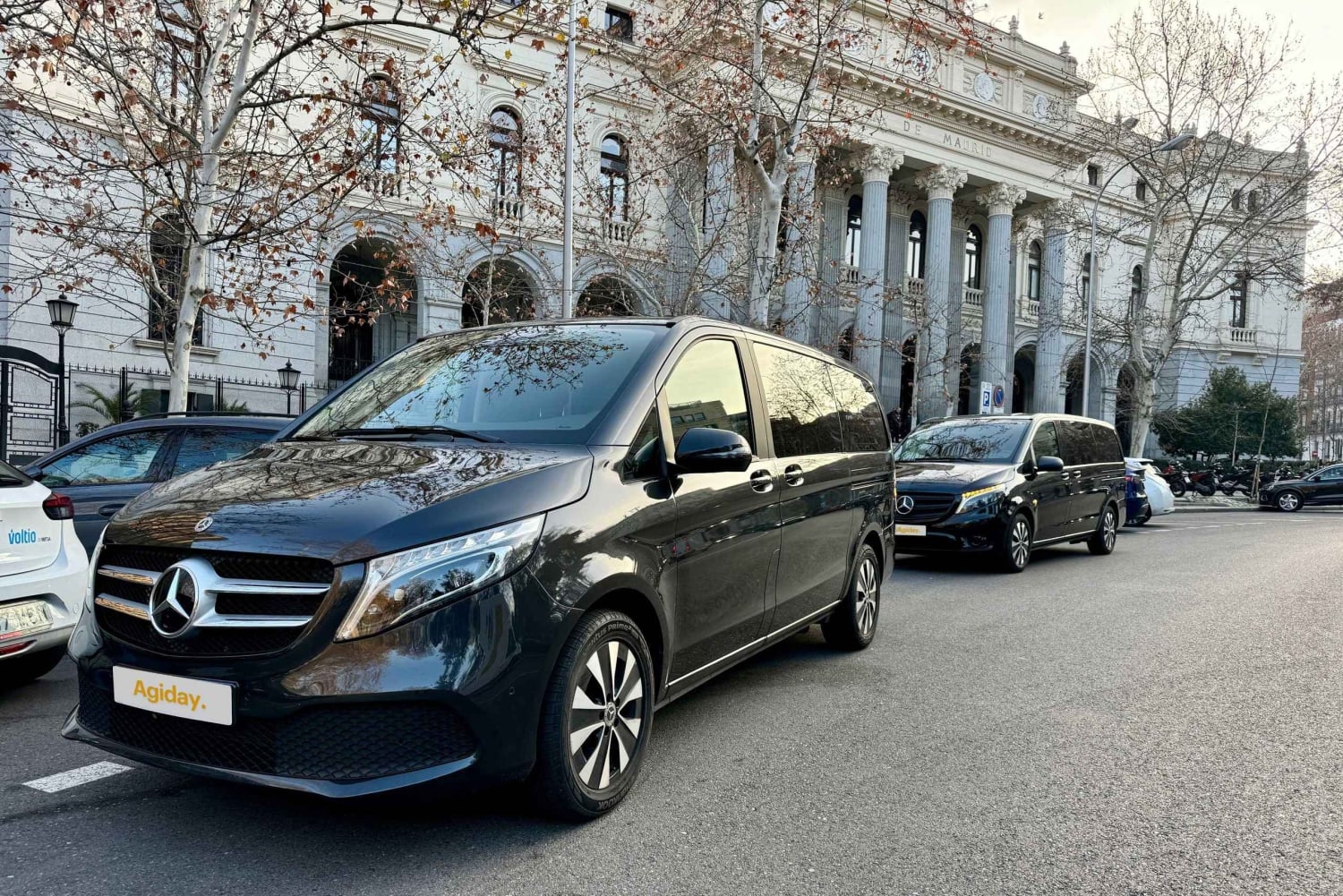 Transfer to Madrid, travel calmly and comfortably