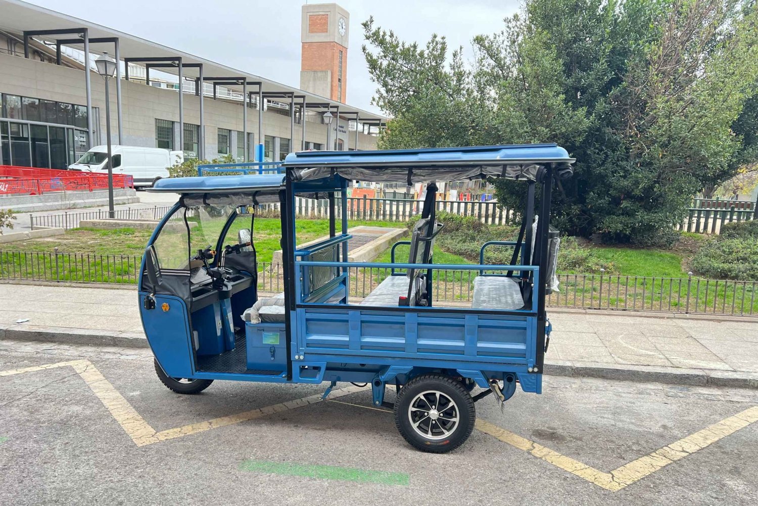 Tuktuk rundt i Madrid på en sjov og original måde