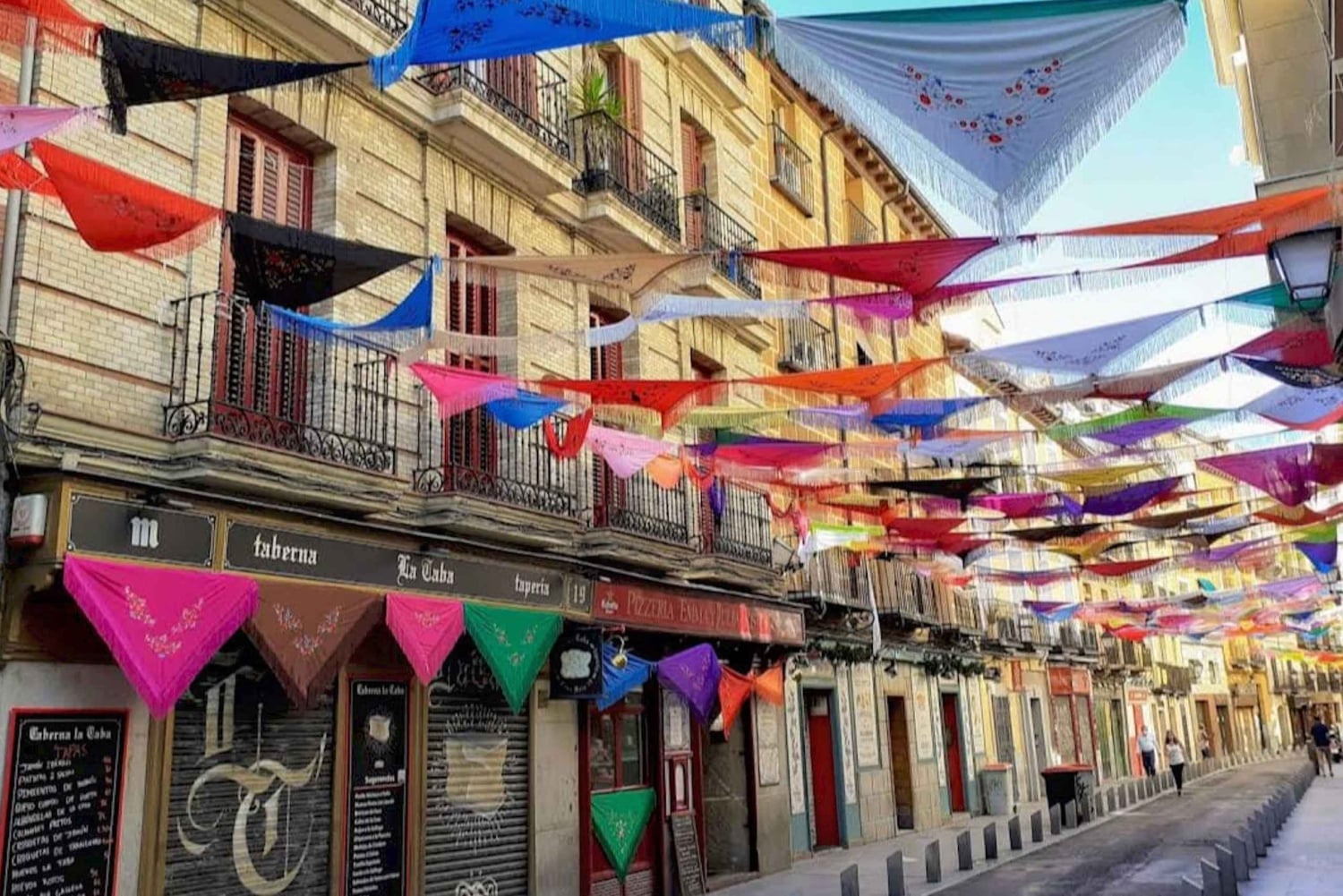 ウォーキングツアーでマドリードの秘密を解き明かしましょう