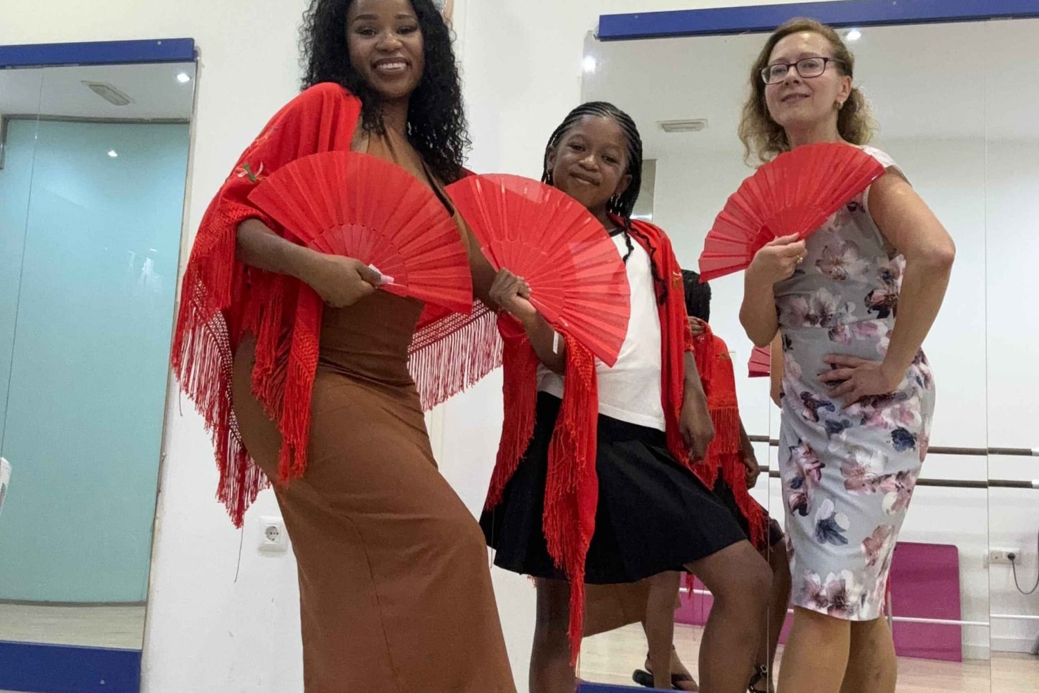 45 minutes flamenco dance class for family in Málaga