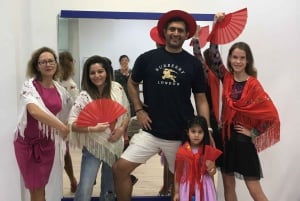 45 minutes flamenco dance class for family in Málaga