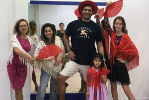 45 minutes flamenco dance class for family in Málaga