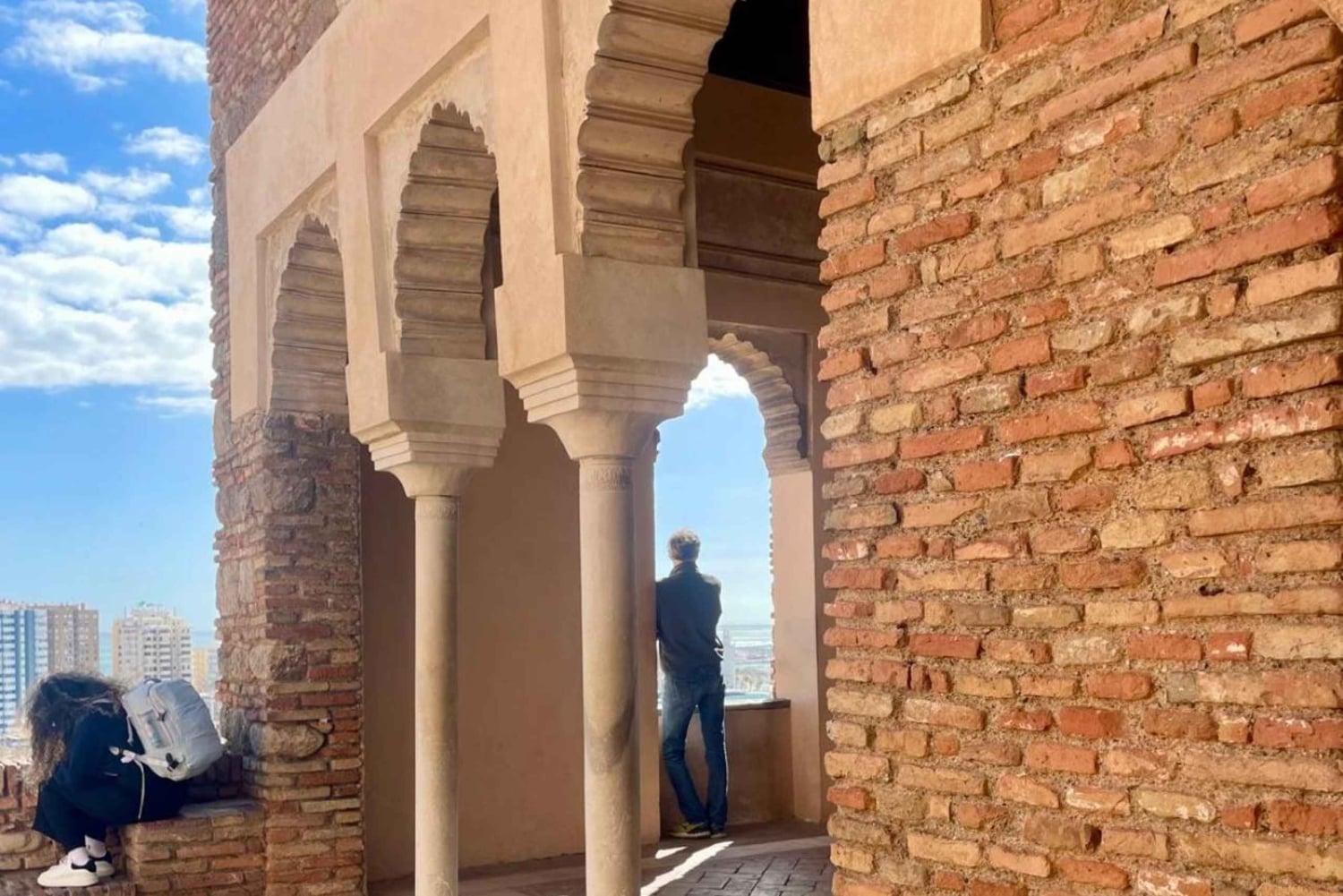 Alcazaba de Málaga: Ticket y Tour autoguiado creado por Guía Oficial