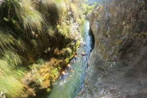 Von Estepona aus: Guadalmina Fluss Geführtes Canyoning Abenteuer