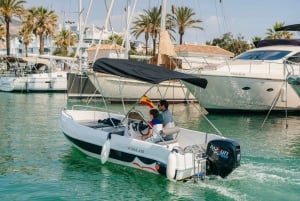 Benalmadena: 6-Seater Speedboat license-free Boat Rental
