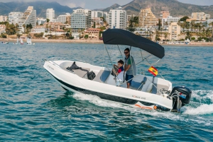 Benalmadena: 6-Seater Speedboat license-free Boat Rental