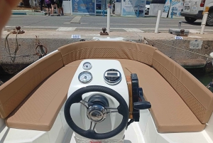 Benalmadena: 6-Seater Speedboat license-free Boat Rental