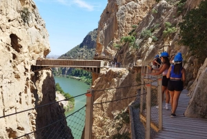 Caminito del Rey desde Málaga, Guía Oficial, Bebida y Sorteo