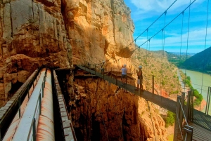 Caminito del Rey desde Málaga, Guía Oficial, Bebida y Sorteo