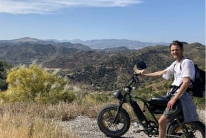 Bicicletta elettrica FAT in Montes de Malaga e campagna