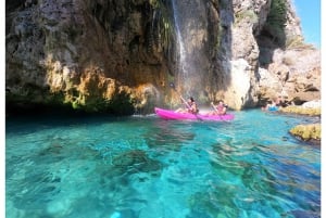 Nerja: Excursión Guiada en Kayak por los Acantilados de Maro-Cerro Gordo