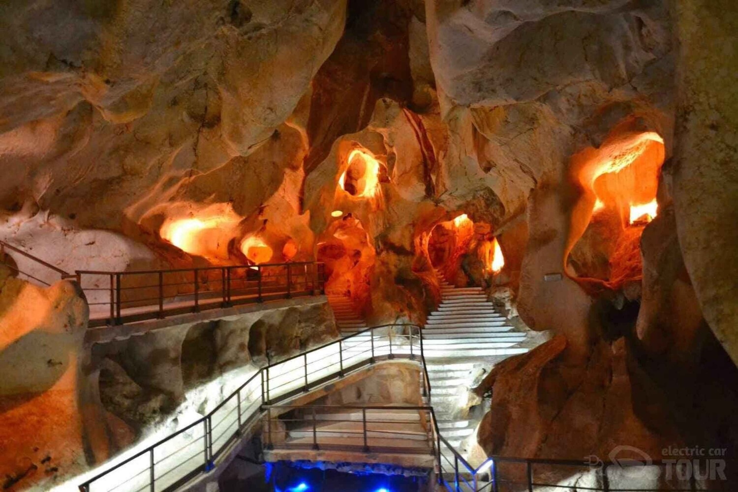 Explore Málaga and the Treasure Caves by Electric Car