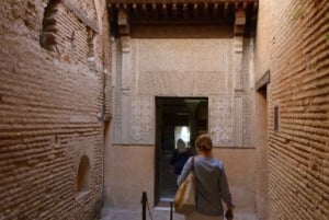 Fra Costa del Sol eller Malaga: Tur til Granada og Alhambra