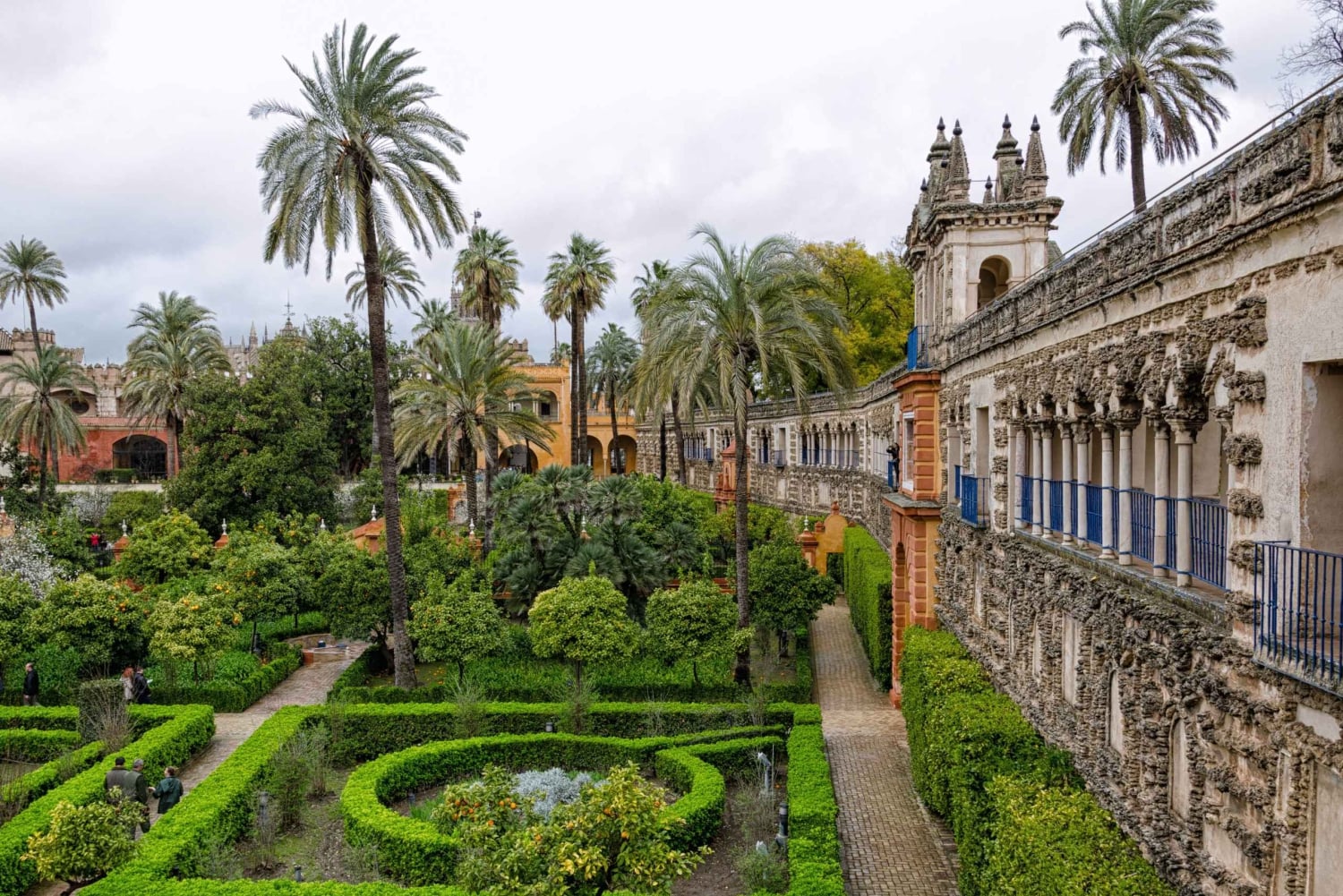 From Costa del Sol: Sevilla Day Trip with Real Alcázar Tour