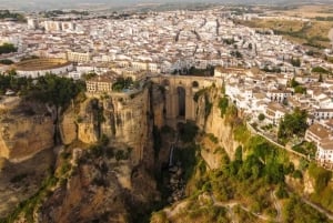 Von Granada aus: Ronda & Setenil Highlights