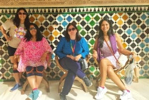 De Málaga: visita guiada à Alhambra com ingressos