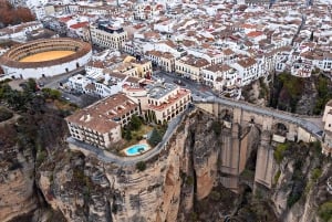 Fra Malaga: Busstur til Ronda + LA Almazara EcoExperience Oljeturisme