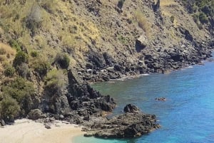 Au départ de Malaga : randonnée sur les falaises de Maro avec visite de la plage et plongée avec tuba