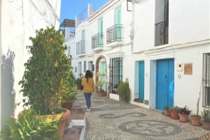 From Málaga: Frigiliana Hiking Tour with Wine & Appetizers
