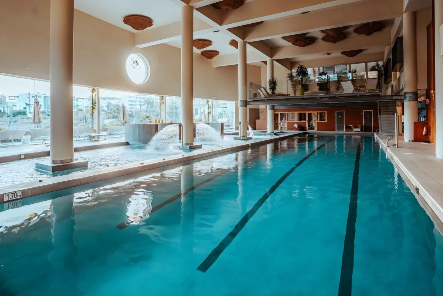 Von Málaga: Luxuriöses Higuerón Spa mit Tesla-X-Transfer