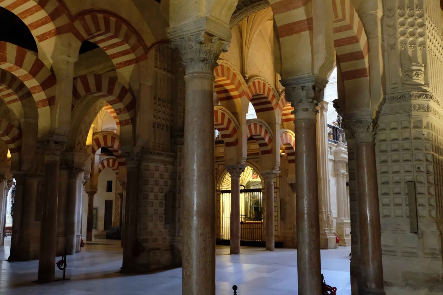 Z Malagi: prywatna piesza wycieczka z przewodnikiem po Kordobie