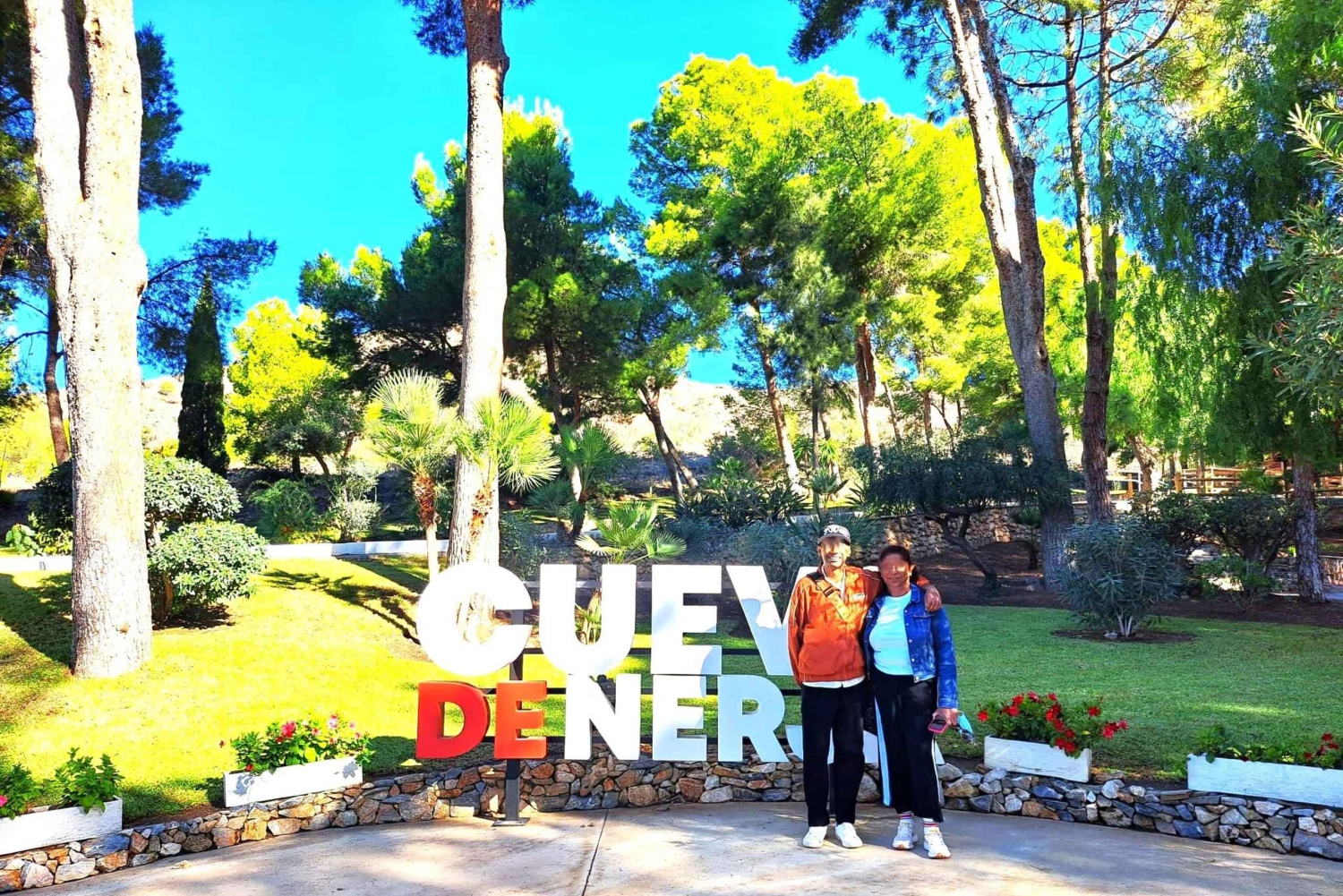 Von Malaga aus: Privater Ausflug nach Nerja und seiner Höhle