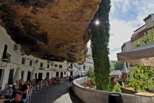 Desde Málaga: Excursión de un día a Ronda y Setenil de las Bodegas