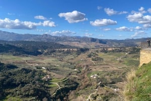 Depuis Malaga : Ronda, transport inclus, café, arène de tauromachie, tapas, boissons