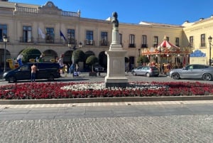 Depuis Malaga : Ronda, transport inclus, café, arène de tauromachie, tapas, boissons