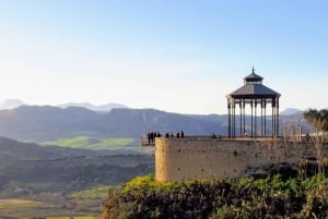 From Malaga: Ronda y Setenil de la Bodegas Day Trip by coach