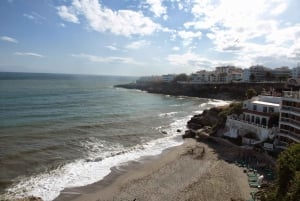 Från Málaga: Hoppa över linjen Nerja Cave och Frigiliana