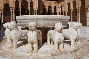 From Málaga: Sunset Alhambra Tour with Tickets