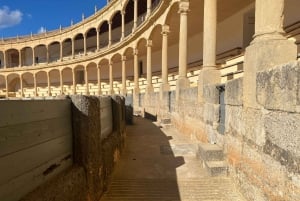 ab Mijas, Malaga:Ronda Privat: Transfer Cafe Stierkampfarena Tapas Getränke