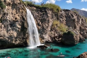 Desde Nerja: Paddle surf guiado por los acantilados y la cascada de Maro