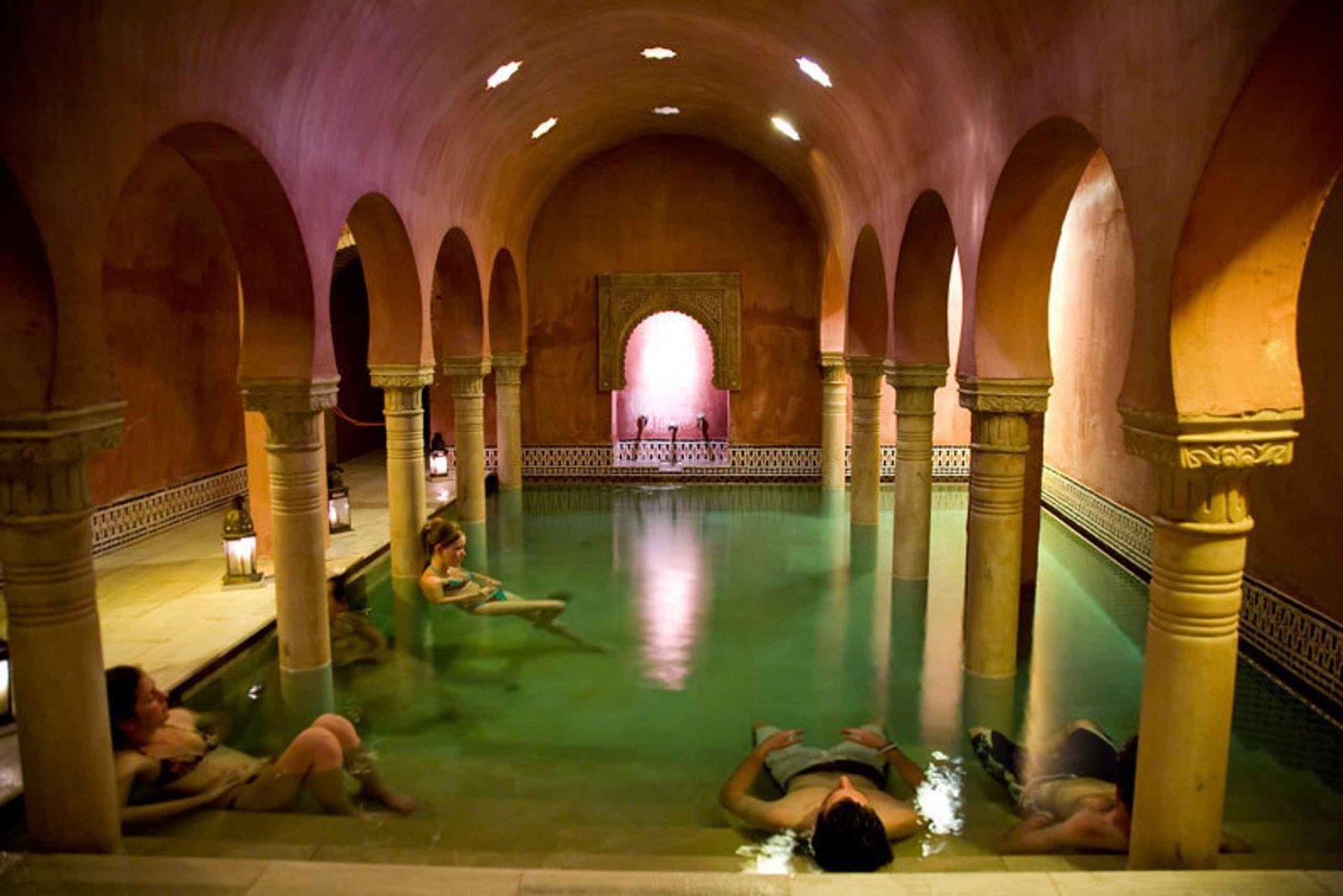 Granada: Alhambra Guided Tour and Arabian Bath and Massage