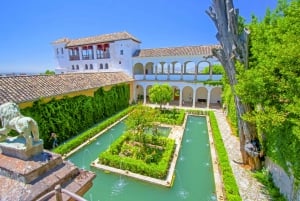 Granada: Alhambra Guided Tour and Arabian Bath and Massage